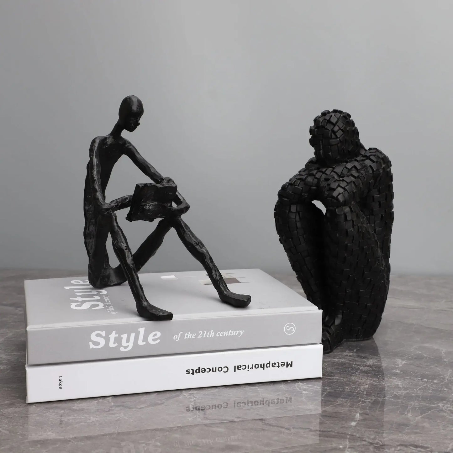 Modern Minimalist Black Character Reader Model Room Home Foyer Study Creative Sculpture Living Room Decoration Ornaments